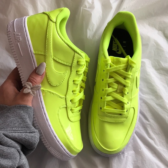 NWT Nike Air Force 1  Rare volt - Picture 7 of 8
